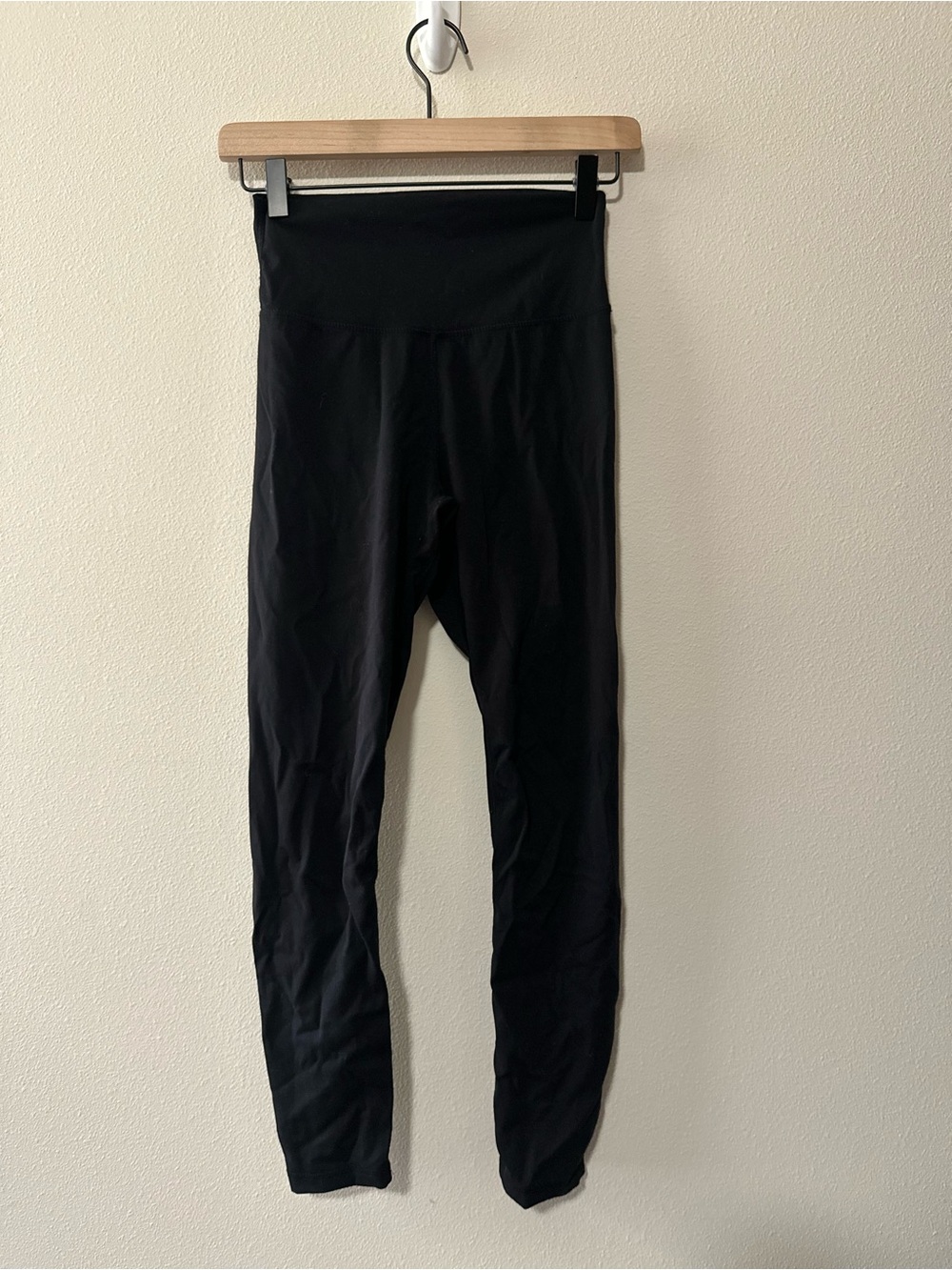 NVGTN seamless black leggings size medium - Picture 2 of 9